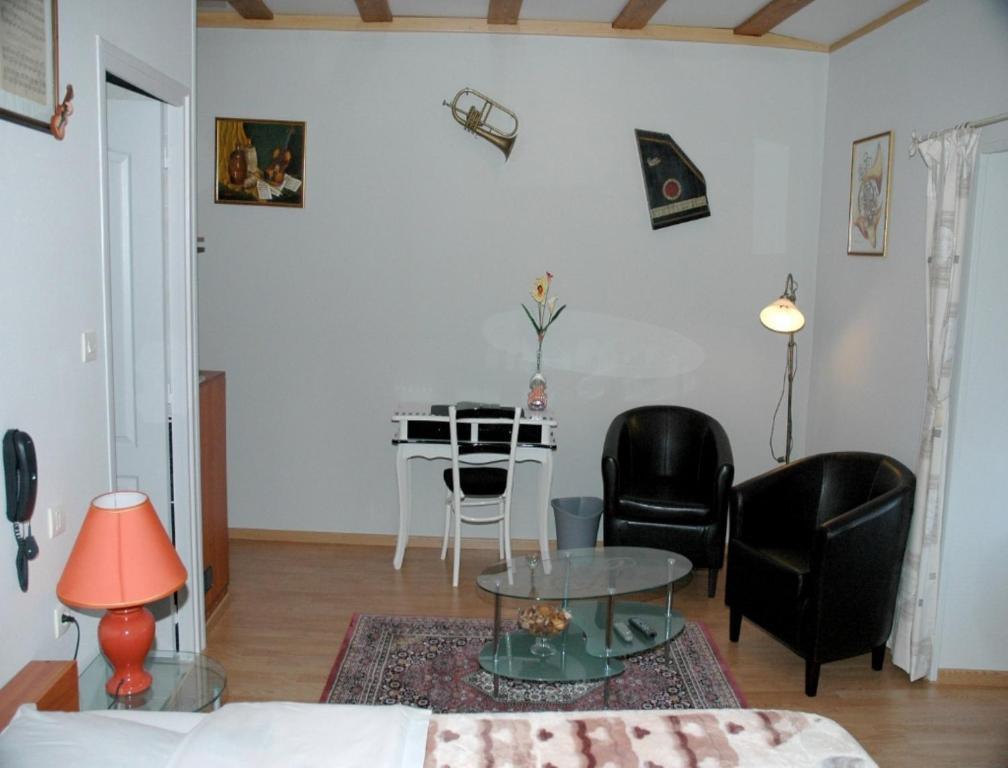 B&B Mirage Frecourt Phòng bức ảnh