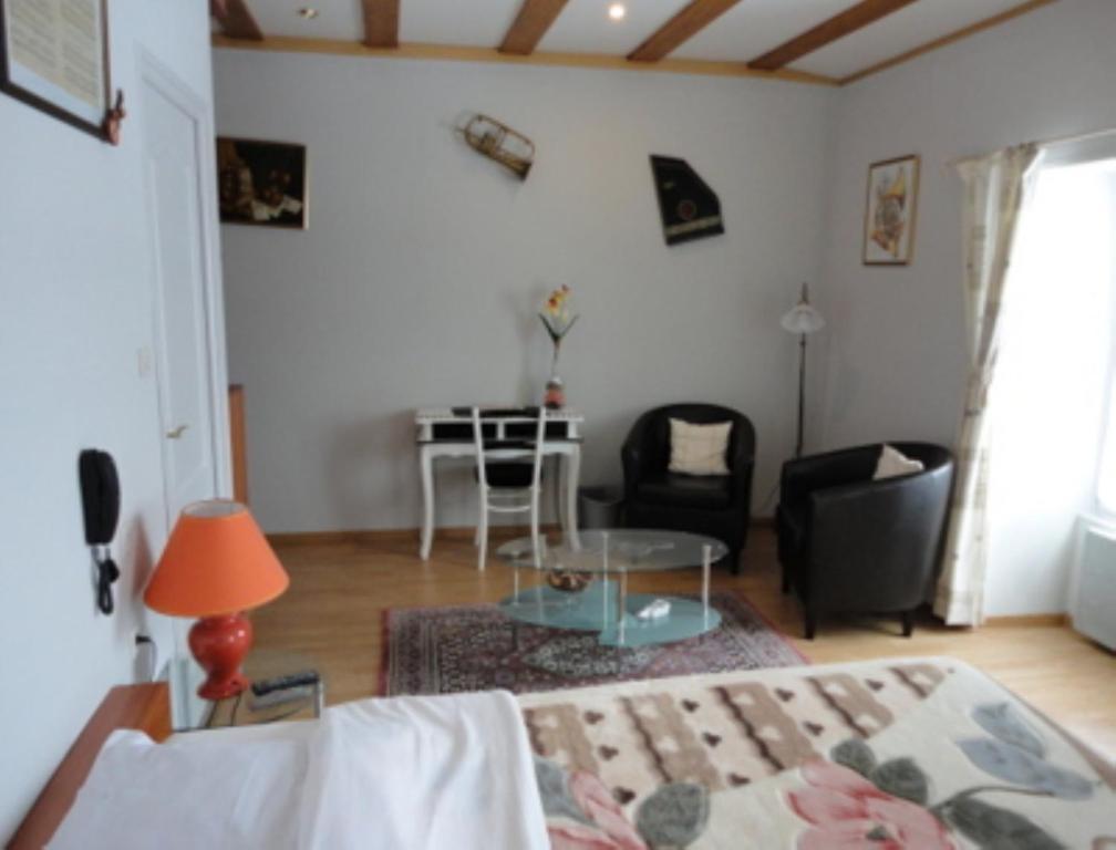 B&B Mirage Frecourt Phòng bức ảnh