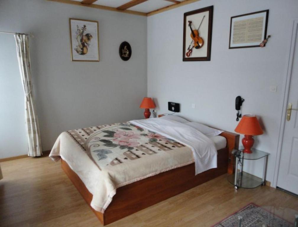 B&B Mirage Frecourt Phòng bức ảnh
