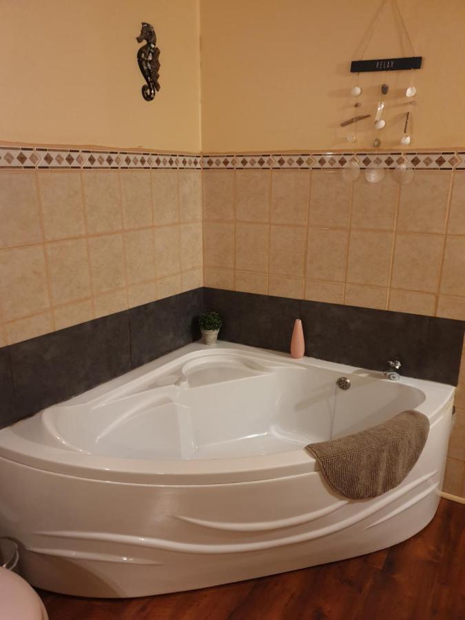 B&B Mirage Frecourt Ngoại thất bức ảnh